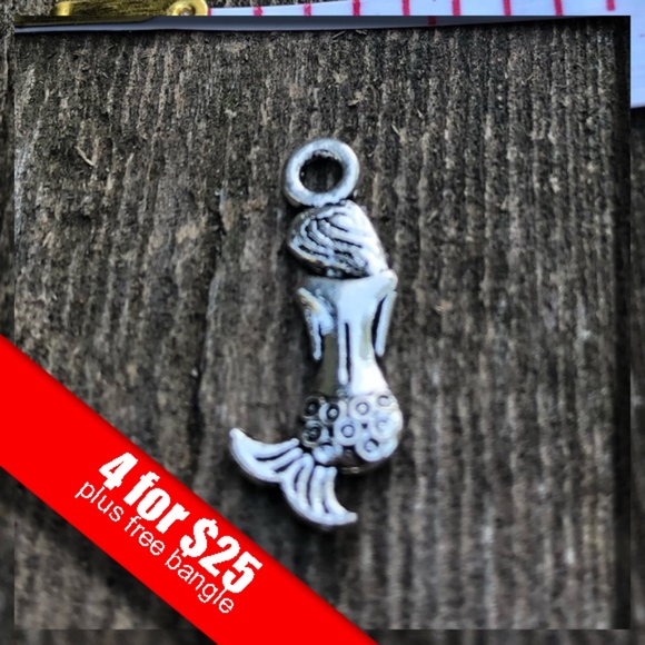 Jewelry - ❤️4 for $25❤️ Silver Mermaid Back Charm NWOT